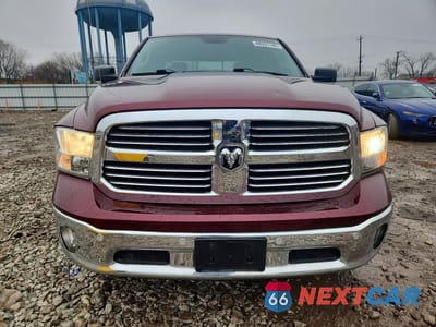 Piąte zdjęcie samochodu w środku: 2018 RAM 1500 SLT VIN:1C6RR7GT2JS115363 - miniatura
