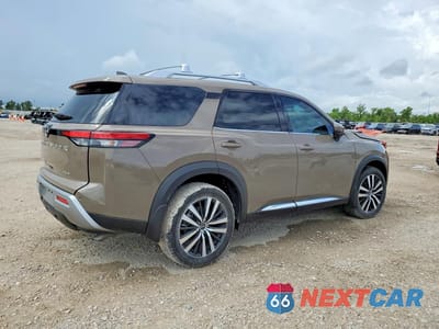 Trzecie zdjęcie samochodu z tyłu: 2024 NISSAN PATHFINDER PLATINUM VIN:5N1DR3DG7RC210408 - miniatura