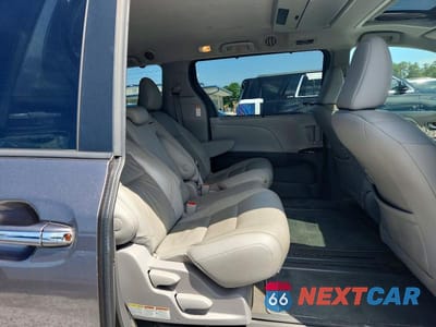 Zdjęcie 11 z 14 samochodu: 2018 TOYOTA SIENNA XLE PREMIUM 8-PASSENGER VIN:5TDYZ3DC0JS918179 - miniatura