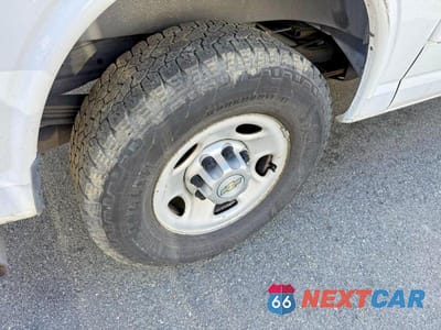 Zdjęcie 6 z 10 samochodu: 2011 CHEVROLET EXPRESS G2500 VIN:1GCWGFCA5B1180506 - miniatura