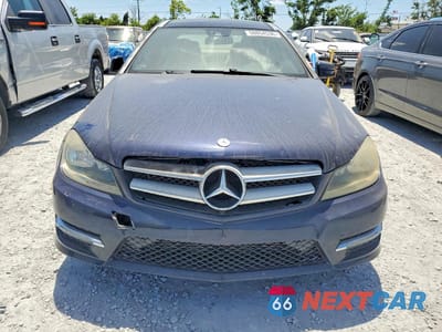 Piąte zdjęcie samochodu w środku: 2012 MERCEDES-BENZ C 250 VIN:WDDGJ4HB3CF746345 - miniatura