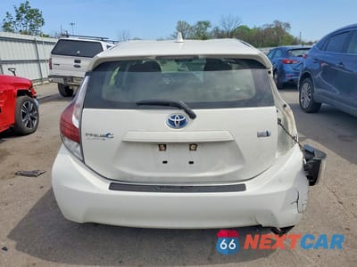 Zdjęcie 6 z 12 samochodu: 2015 TOYOTA PRIUS C TWO VIN:JTDKDTB33F1576559 - miniatura