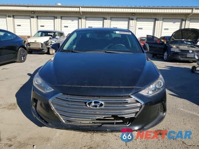 Piąte zdjęcie samochodu w środku: 2018 HYUNDAI ELANTRA SE VIN:5NPD74LF3JH316727 - miniatura