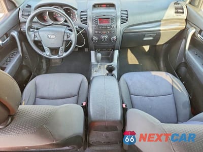 Zdjęcie 8 z 13 samochodu: 2012 KIA SORENTO LX VIN:5XYKT3A17CG191553 - miniatura