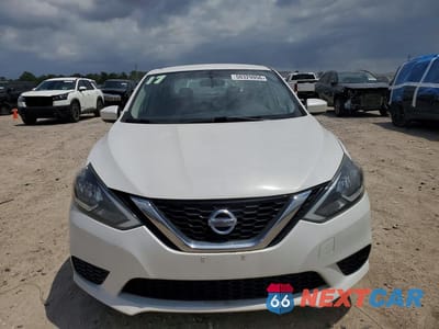 Piąte zdjęcie samochodu w środku: 2017 NISSAN SENTRA SV VIN:3N1AB7AP4HY244418 - miniatura