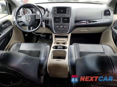 Zdjęcie 8 z 13 samochodu: 2017 DODGE GRAND CARAVAN SXT VIN:2C4RDGCG0HR818259 - miniatura