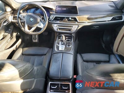 Zdjęcie 8 z 12 samochodu: 2017 BMW 750 XI VIN:WBA7F2C53HG421565 - miniatura