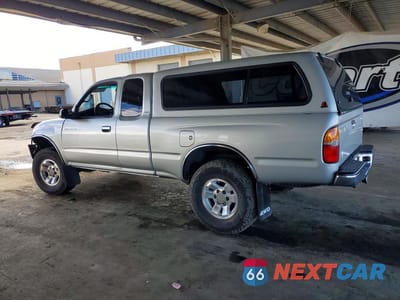 Drugie zdjęcie samochodu z przodu: 2000 TOYOTA TACOMA XTRACAB VIN:4TAWN72N4YZ635612 - miniatura