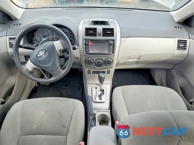 Zdjęcie 8 z 12 samochodu: 2013 TOYOTA COROLLA LE VIN:2T1BU4EE5DC085969 - miniatura