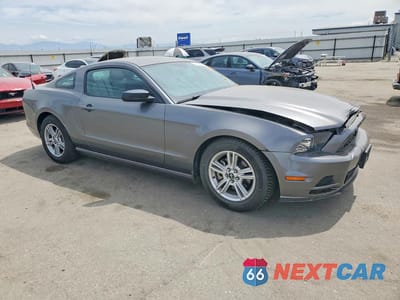 Czwarte zdjęcie samochodu z boku: 2014 FORD MUSTANG VIN:1ZVBP8AM3E5241336 - miniatura