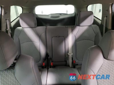 Zdjęcie 10 z 13 samochodu: 2011 CHEVROLET TRAVERSE LS VIN:1GNKRFED4BJ355223 - miniatura