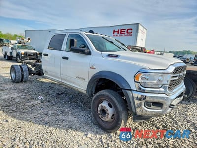 Czwarte zdjęcie samochodu z boku: 2022 RAM 4500 TRUCK CAB AND CHASSIS VIN:3C7WRLFL6NG151319 - miniatura