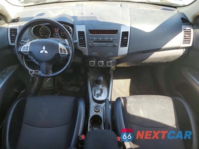 Zdjęcie 8 z 12 samochodu: 2013 MITSUBISHI OUTLANDER SE VIN:JA4JT3AW0DU019897 - miniatura