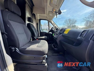 Piąte zdjęcie samochodu w środku: 2019 RAM PROMASTER 2500 2500 HIGH VIN:3C6TRVDGXKE517072 - miniatura