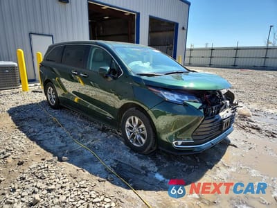 Czwarte zdjęcie samochodu z boku: 2021 TOYOTA SIENNA XLE 7-PASSENGER VIN:5TDYRKEC5MS016981 - miniatura