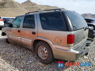 Drugie zdjęcie samochodu z przodu: 2000 GMC JIMMY / ENVOY VIN:1GKDT13W2Y2334260 - miniatura