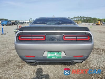 Zdjęcie 6 z 12 samochodu: 2016 DODGE CHALLENGER SRT HELLCAT VIN:2C3CDZC93GH314347 - miniatura