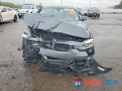 Piąte zdjęcie samochodu w środku: 2018 BMW 320 XI VIN:WBA8A3C54JA499595 - miniatura