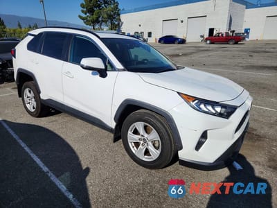 Czwarte zdjęcie samochodu z boku: 2019 TOYOTA RAV4 XLE VIN:2T3W1RFV2KW044708 - miniatura