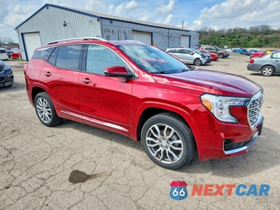 Czwarte zdjęcie samochodu z boku: 2023 GMC TERRAIN DENALI VIN:3GKALXEGXPL141587 - miniatura