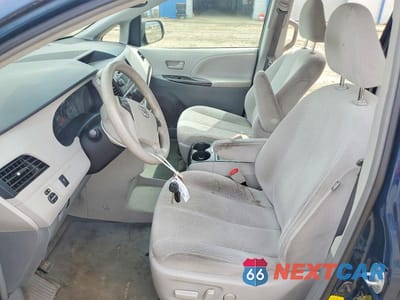 Zdjęcie 7 z 13 samochodu: 2012 TOYOTA SIENNA LE 8-PASSENGER VIN:5TDKK3DC0CS233306 - miniatura