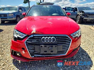 Piąte zdjęcie samochodu w środku: 2018 AUDI A3 E-TRON PREMIUM VIN:WAUUPBFF8JA082010 - miniatura