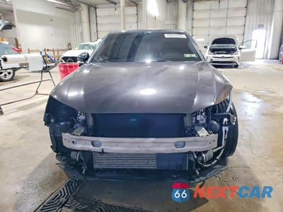 Piąte zdjęcie samochodu w środku: 2017 AUDI A4 PREMIUM VIN:WAUANAF46HN031836 - miniatura