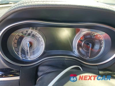 Zdjęcie 9 z 12 samochodu: 2021 CHRYSLER 300 S VIN:2C3CCABT7MH671723 - miniatura