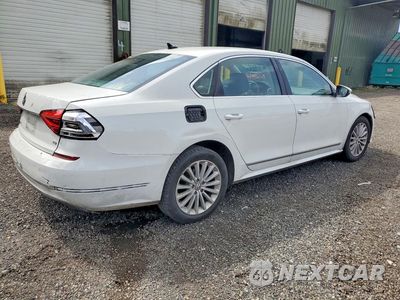 Trzecie zdjęcie samochodu z tyłu: 2016 VOLKSWAGEN PASSAT SE VIN:1VWBT7A34GC068552 - miniatura