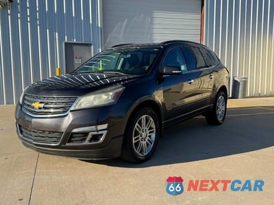 Drugie zdjęcie samochodu z przodu: 2015 CHEVROLET TRAVERSE LT VIN:1GNKRGKDXFJ236673 - miniatura
