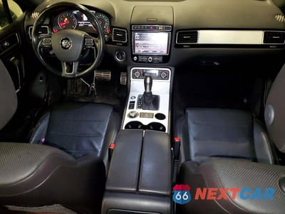Zdjęcie 8 z 13 samochodu: 2017 VOLKSWAGEN TOUAREG WOLFSBURG VIN:WVGRF7BP1HD001263 - miniatura
