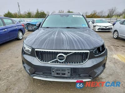 Piąte zdjęcie samochodu w środku: 2020 VOLVO XC40 T5 MOMENTUM VIN:YV4162UK8L2323857 - miniatura