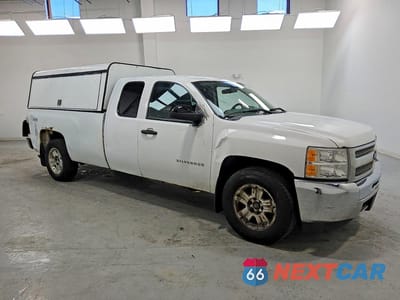 Czwarte zdjęcie samochodu z boku: 2013 CHEVROLET SILVERADO K1500 VIN:1GCRKPE03DZ132853 - miniatura