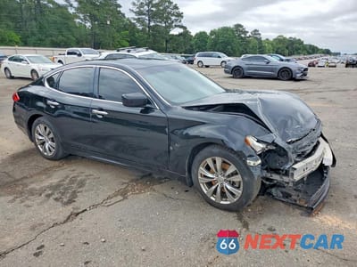 Czwarte zdjęcie samochodu z boku: 2014 INFINITI Q70 3.7 VIN:JN1BY1AP9EM260371 - miniatura