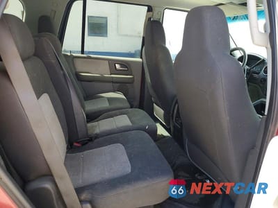 Zdjęcie 10 z 12 samochodu: 2004 FORD EXPEDITION XLT VIN:1FMPU16L74LB12028 - miniatura