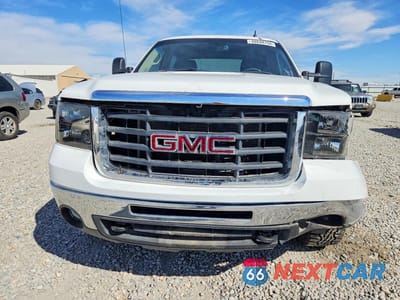 Piąte zdjęcie samochodu w środku: 2007 GMC SIERRA K2500 HEAVY DUTY VIN:1GTHK23637F544184 - miniatura