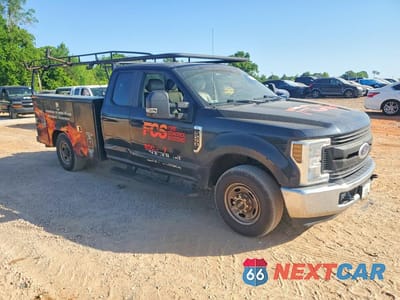 Czwarte zdjęcie samochodu z boku: 2019 FORD F250 SUPER DUTY VIN:1FD7X2A6XKEF22192 - miniatura