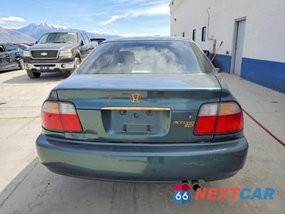 Zdjęcie 6 z 11 samochodu: 1997 HONDA ACCORD EX VIN:1HGCE6671VA016510 - miniatura