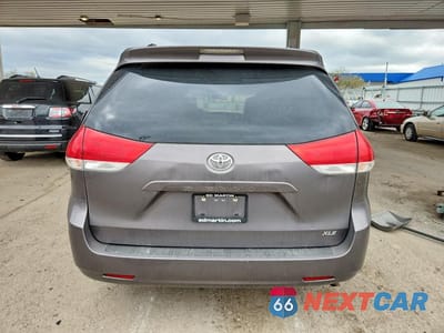 Zdjęcie 6 z 13 samochodu: 2014 TOYOTA SIENNA XLE 8-PASSENGER VIN:5TDYK3DC3ES512343 - miniatura
