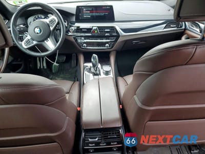 Zdjęcie 8 z 12 samochodu: 2018 BMW M550XI VIN:WBAJB9C58JB035026 - miniatura