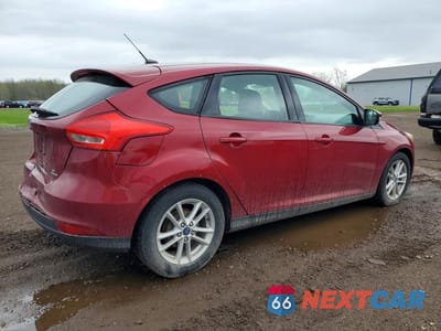Trzecie zdjęcie samochodu z tyłu: 2016 FORD FOCUS SE VIN:1FADP3K26GL339079 - miniatura