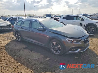 Czwarte zdjęcie samochodu z boku: 2018 BUICK REGAL TOURX ESSENCE VIN:W04GV8SX4J1166584 - miniatura