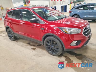 Czwarte zdjęcie samochodu z boku: 2018 FORD ESCAPE SE VIN:1FMCU9GD3JUD48010 - miniatura