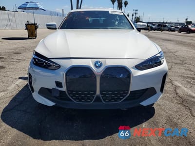 Piąte zdjęcie samochodu w środku: 2024 BMW I4 EDRIVE 35 VIN:WBY43AW08RFT38485 - miniatura