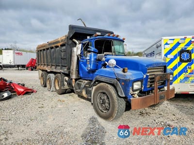 1998 MACK RD DUMP TRUCK 1M2P267C4WM036153 - główne zdjęcie licytacji z USA - miniatura