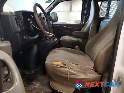 Zdjęcie 7 z 13 samochodu: 2014 CHEV EXPRESS G2500 VIN:1GCWGFCA9E1100337 - miniatura