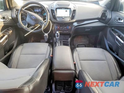Zdjęcie 8 z 12 samochodu: 2019 FORD ESCAPE SE VIN:1FMCU0GD6KUC02486 - miniatura