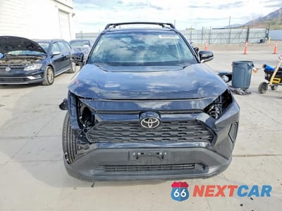 Piąte zdjęcie samochodu w środku: 2025 TOYOTA RAV4 XLE VIN:2T3P1RFV4SC550580 - miniatura