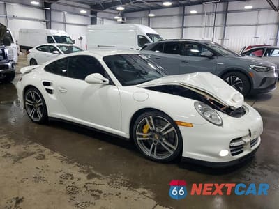 Czwarte zdjęcie samochodu z boku: 2012 PORSCHE 911 TURBO VIN:WP0AD2A99CS766738 - miniatura