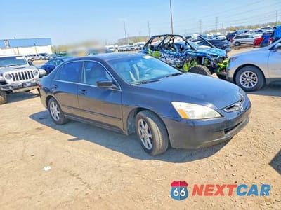 Czwarte zdjęcie samochodu z boku: 2004 HONDA ACCORD EX VIN:1HGCM66564A098508 - miniatura
